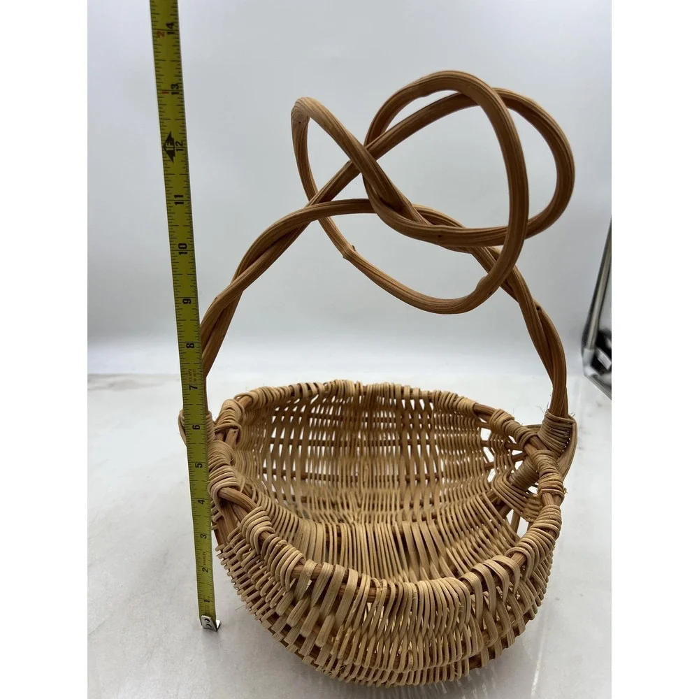 VTG Woven Wicker Buttocks Basket Unique Twisted Loop Handle Natural Boho Decors